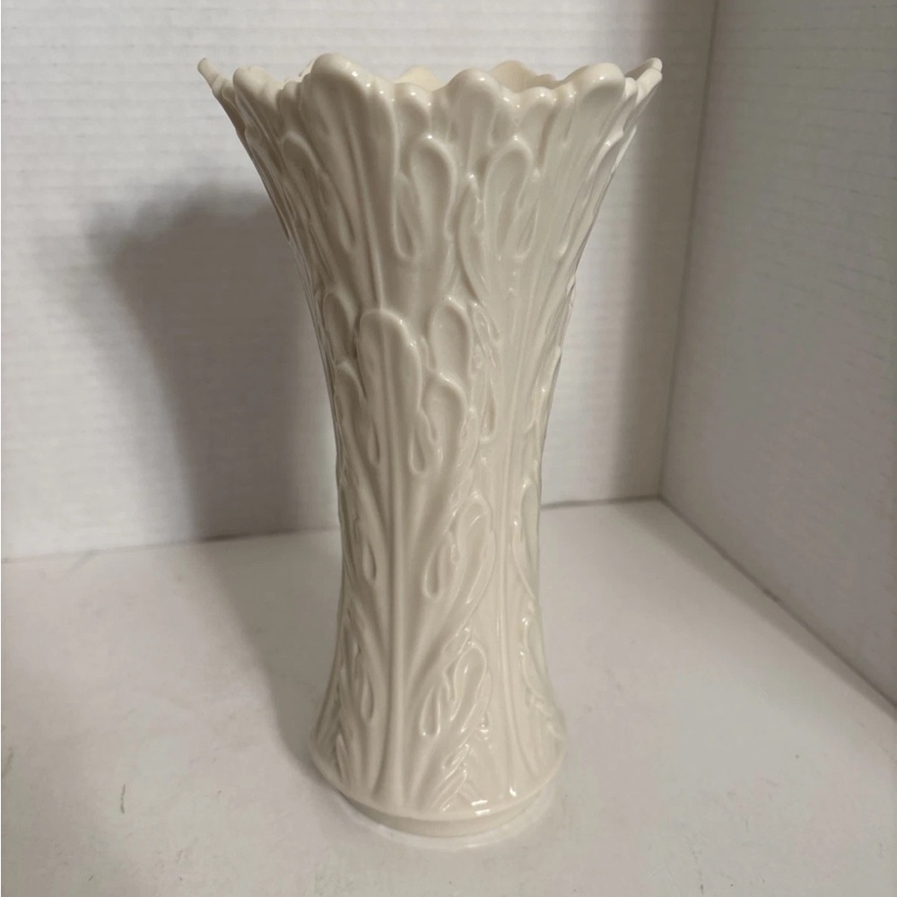 LENOX Vase Woodland 8.5 " Tall Embossed Vintage Made in USA Excellent Condition!